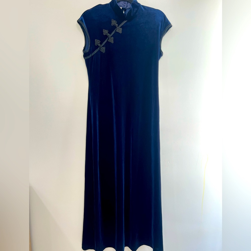 Vintage Ronni Nicole Nightfall Blue
Velvet Mandarin Gown Long Dress - size 8